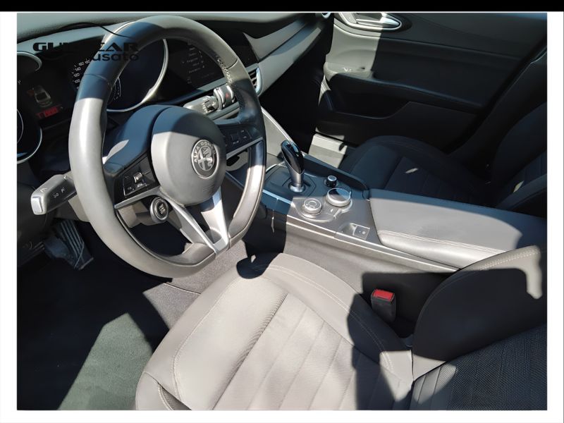 GuidiCar - ALFA ROMEO Giulia 2018 Giulia 2.2 t Business 136cv auto Usato